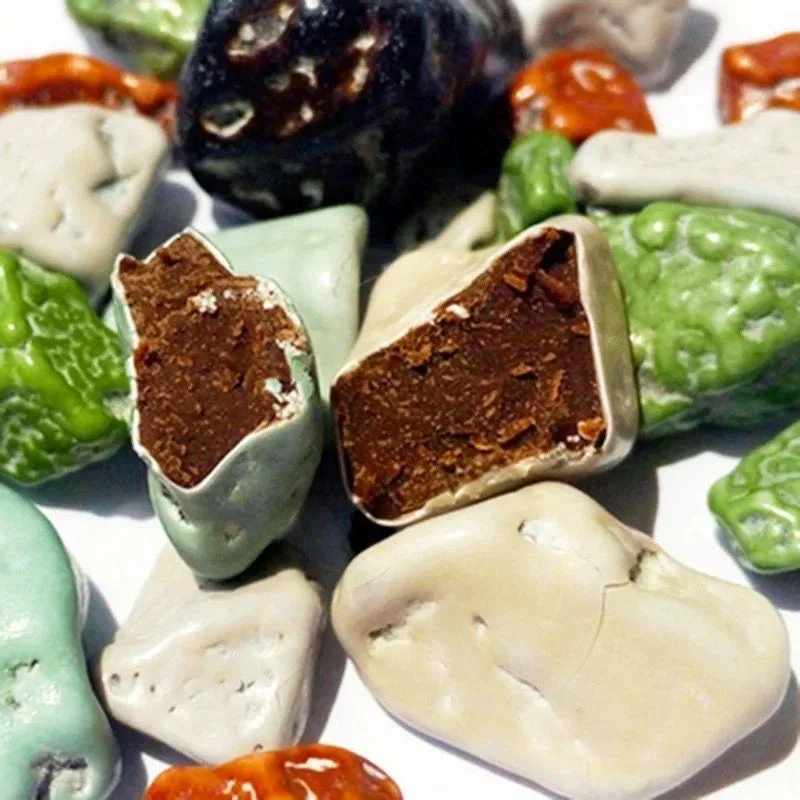 Assorted Flavors Stone Chocolate Candy Tasty Gummy Hard Milk Candy Colorful Stone Candies