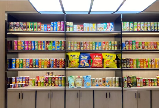 Pringle and Lay for Wave Chips for Jelly Candy Toys Hard Candy Chewing Gum Confectionery Lollipop Bubble Gum Candy Toy